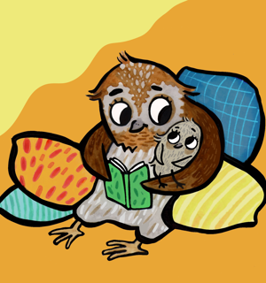 Illustration. En stor uggla och en liten uggla sitter tillsammans bland kuddar och läser en bok tillsammans som den stora ugglan håller i. Den lilla ugglan sitter i den stora ugglans famn. I högra övre hörnet syns en gul målad våg. 